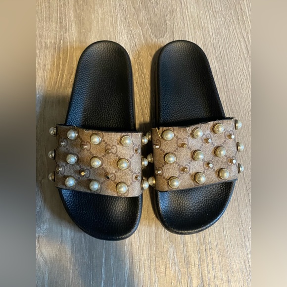 Authentic Gucci Pearl slides - Picture 1 of 6